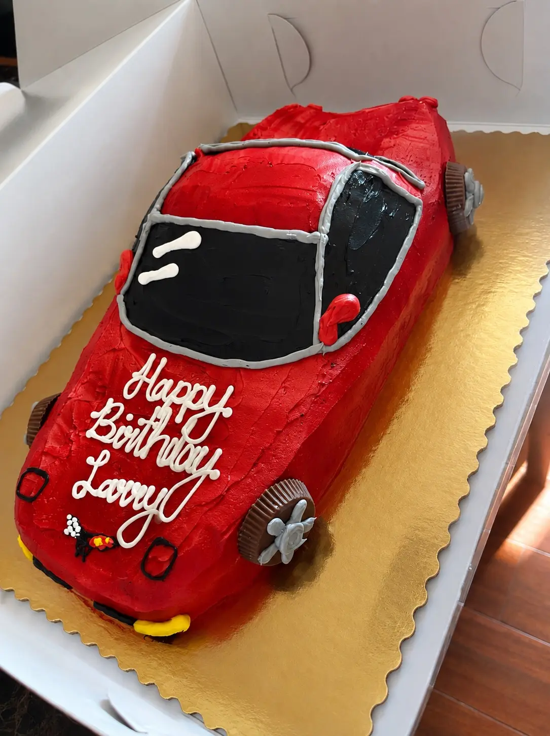 Sculpted car cake