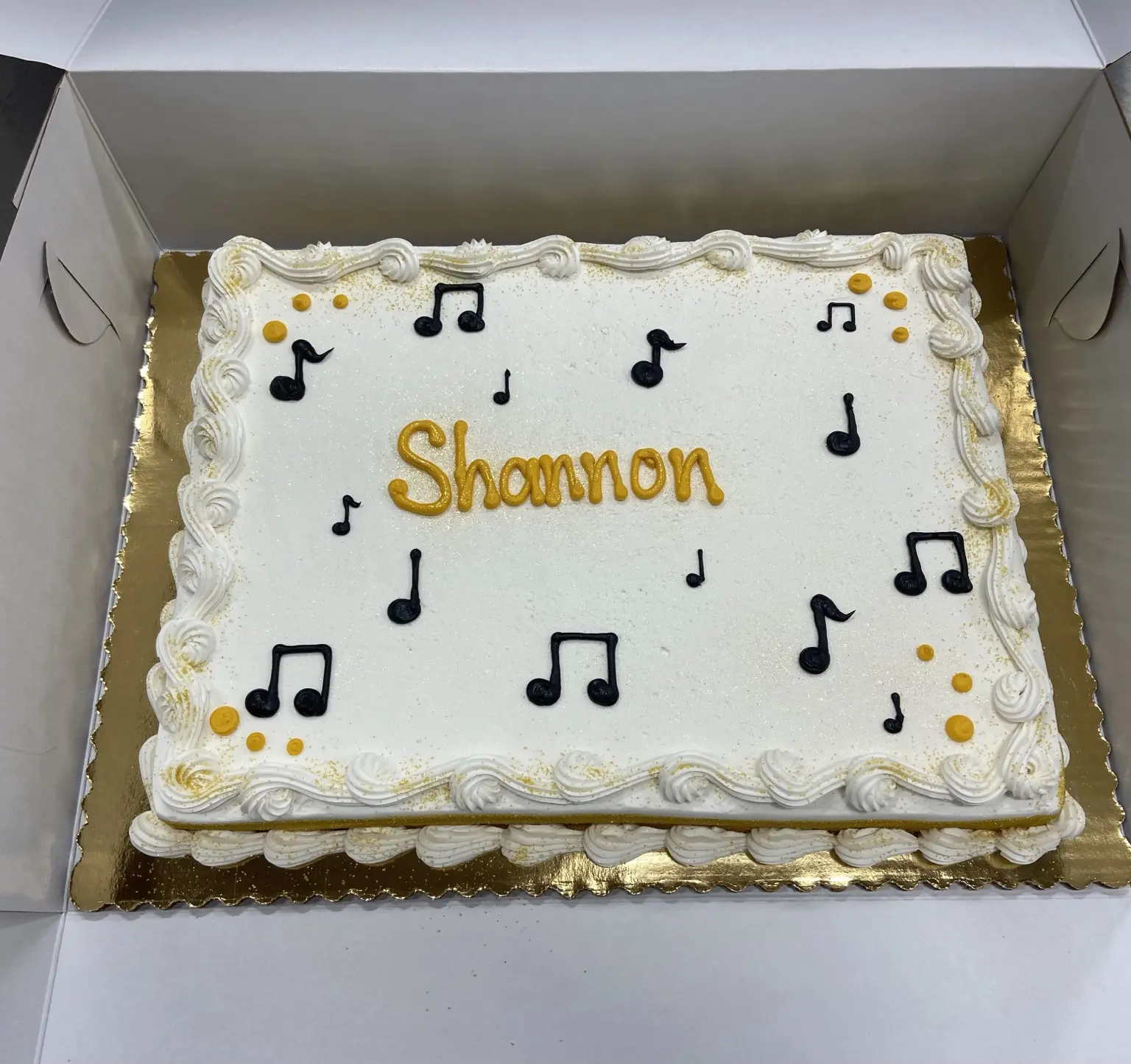 Music-themed cake