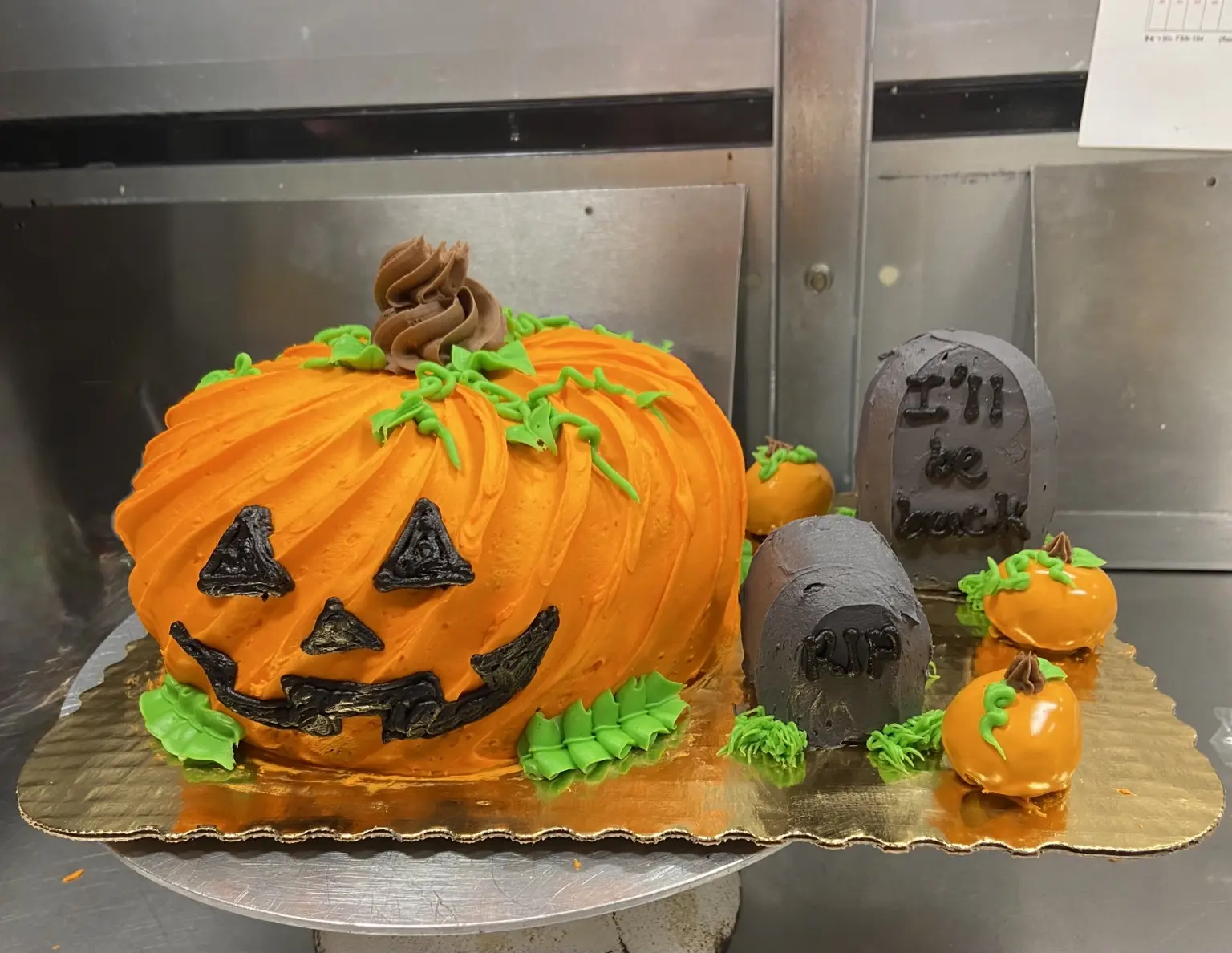Pumpkin patch cake