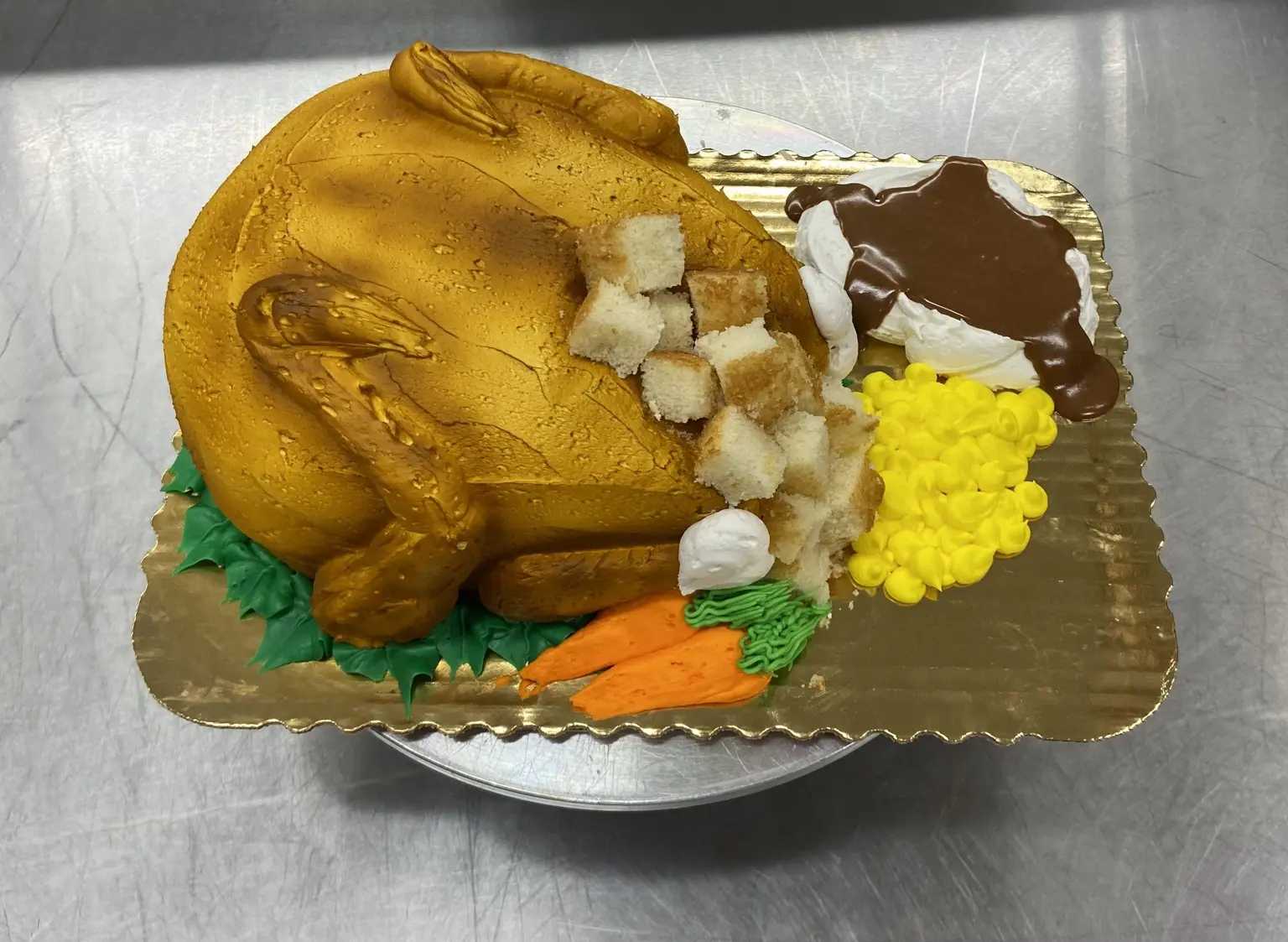 Thanksgiving turkey cake