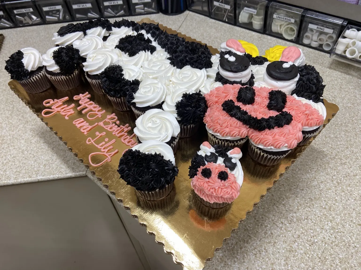 Cow cupcakes
